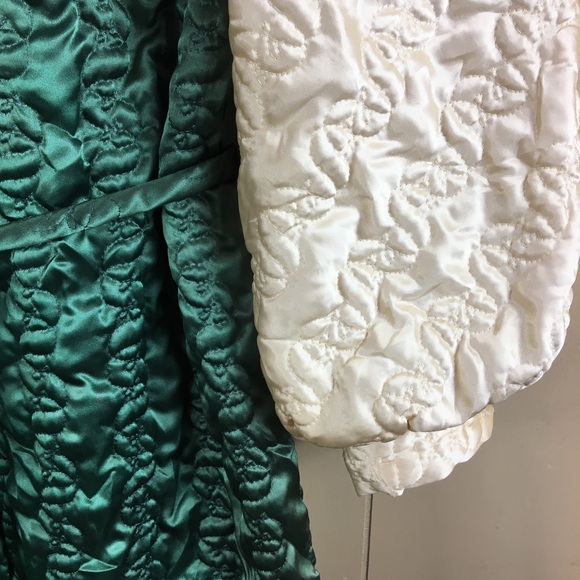 Vintage 70’s Satin Green Champagne Quilted from Sears Embellish Robe Medium - Picture 5 of 8
